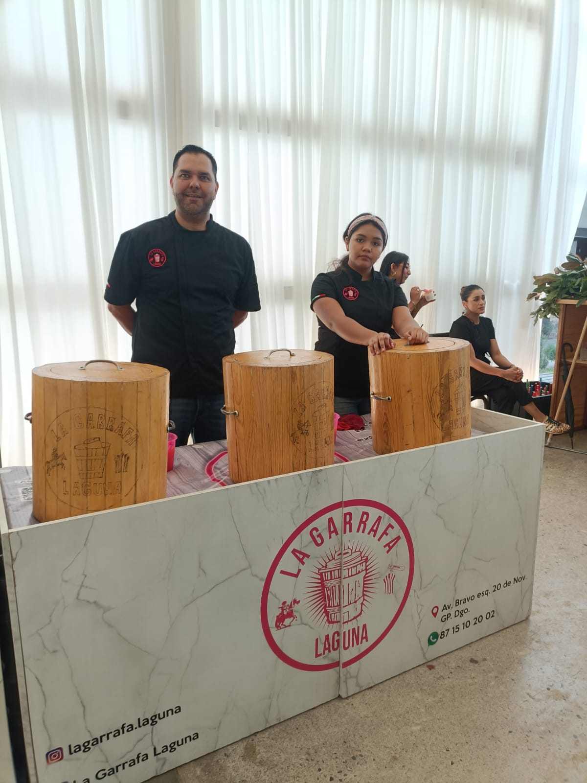 Equipo de La Garrafa Laguna en un evento