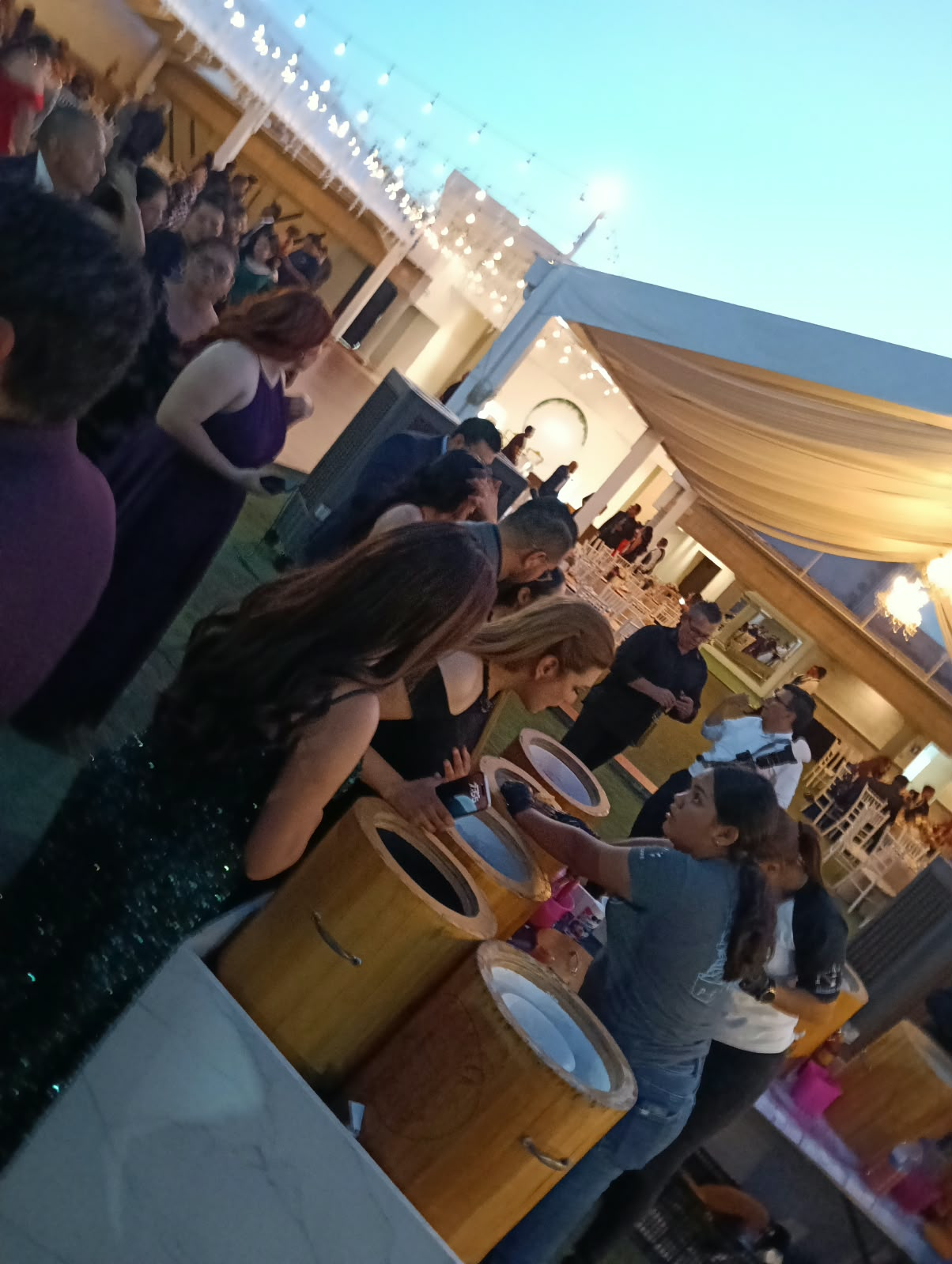 Invitados en la barra de nieves